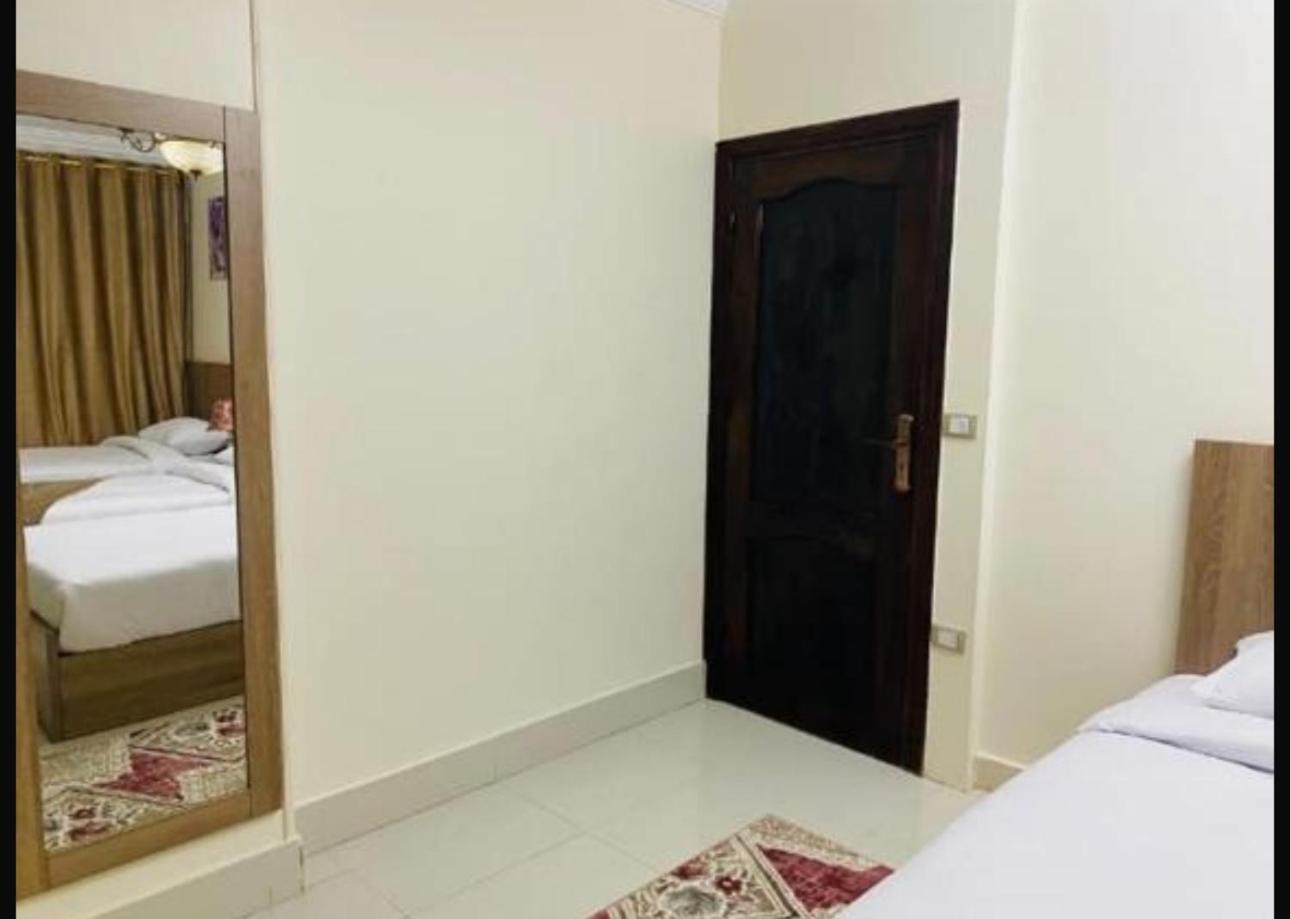 Elite Pyramids View Apartment Cairo