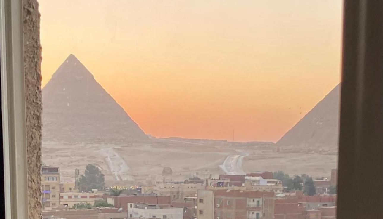 Apartment Elite Pyramids View *