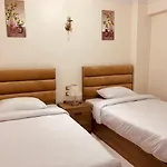 Elite Pyramids View Apartments